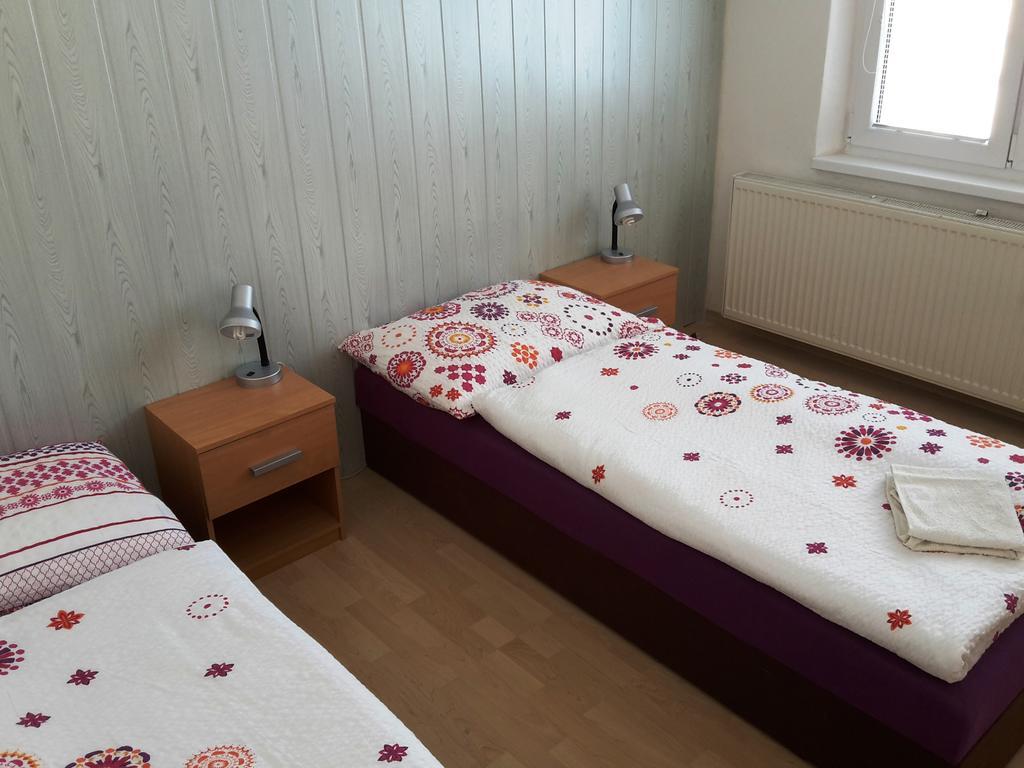 Apartman Bystrica City & Parking Banska Bystrica Luaran gambar